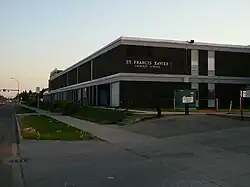 Description de l'image St Francis Xavier High School (Edmonton, Alberta - 3 September 2009).jpg.