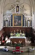 Le chœur et son retable.