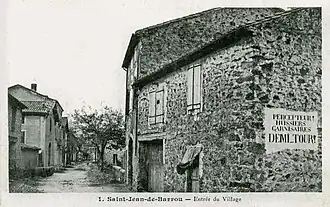 Entrée du village vers 1910.