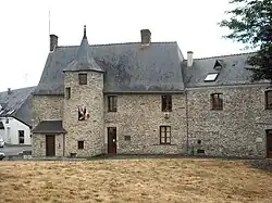 L'aumônerie Saint-Jean, fondée au XIIe&nbsp;siècle.