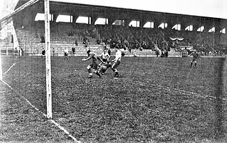 Match de football au stade Jean-Bouin en 1932, juste à côté du Parc des Princes.
