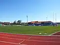 Vue du terrain d'honneur depuis la piste d'athlétisme.