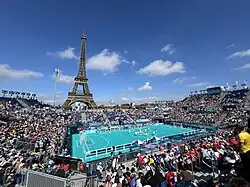 Le Stade Tour Eiffel, installé sur le Champ-de-Mars pour les Jeux olympiques et paralympiques de 2024.