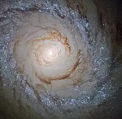M94 par le télescope spatial Hubble.