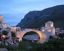 Le pont Stari Most, à Mostar (XVIe&nbsp;siècle, Bosnie-Herzégovine).