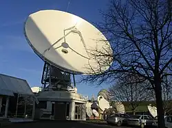 Une antenne parabolique.