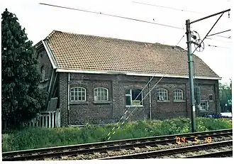 Halle aux marchandises. L'accès au quai a été muré.