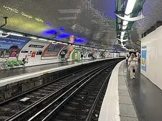 Vue des quais en direction de Pont de Levallois - Bécon.