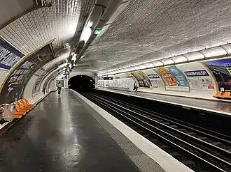 Les quais vus en direction de Balard.