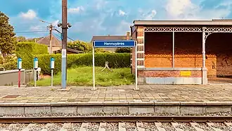 Ancien abri de quai.