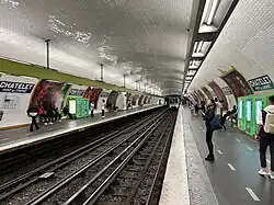 Quais de la ligne 7.