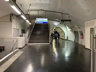 L'extrémité sud du quai, reliée à la ligne 3.