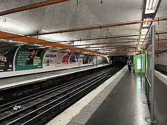 Vue de la station en direction de La Courneuve.