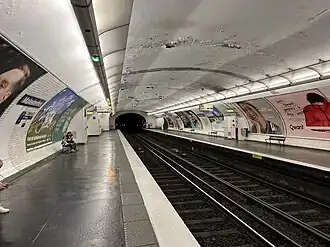 Les quais vus en direction de Gallieni.