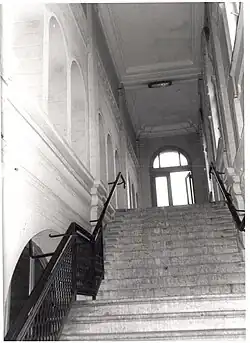 Grand escalier.