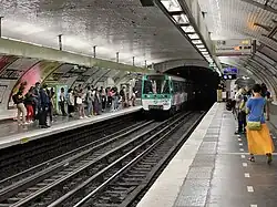 Quais de la ligne 7.