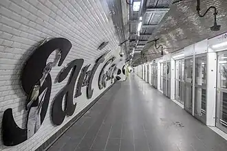 Quai en direction de Porte de Clignancourt.