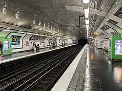 Les quais vus en direction de Mairie d'Issy.