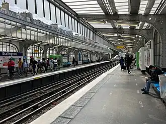 Vue des quais en direction de Porte Dauphine.