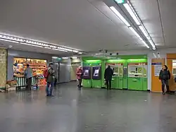 Le hall d'accueil de la station, en 2012.