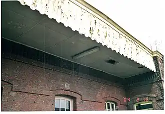 Bardage de la marquise.