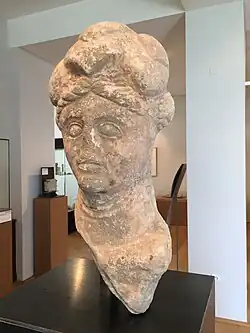 Statue-divinité anonyme