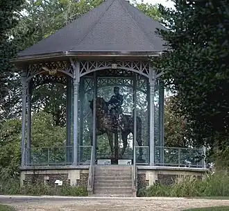 Maquette de la statue équestre du Maréchal Foch du Trocadéro exposée au parc Jean-Rameau