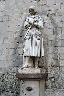 Statue de sainte Jeanne d'Arc.