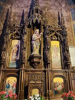 Statue de ND de La Guerche dans la basilique
