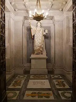 Statue de Napoléon Ier dans la cella du Tombeau