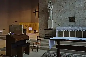 Statue de la Vierge.