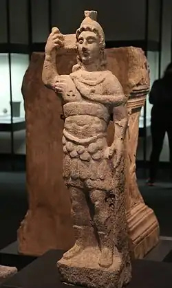 Statue romaine de Mars en armure de commandement. Calcaire, IIIe&nbsp;siècle.