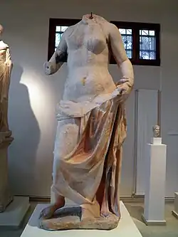 Statue d'Aphrodite, du sanctuaire d'Isis.