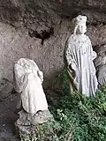 Statues présentes dans grotte de la Sainte Baume et décapitées lors de la Révolution.
