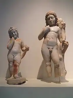 Statuettes d'Harpocrate, compagnon d'Isis, provenant du sanctuaire d'Isis.