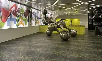 Sculpture Synapsi à la station Università.