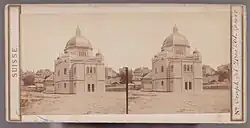 Disque en carton pour stéréoscope avec des photos de la synagogue de Genève, circa 1860. Dans la collection du musée juif de Suisse.