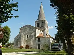 Église Saint-Estèphe.