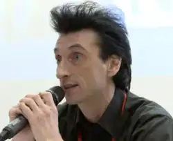 Description de l'image Still_from_"Militantisme_et_diffusion_des_idées_de_décroissances_(conférence)".png.