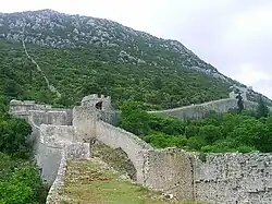 Ainsi que les fortifications de la ville de Ston.