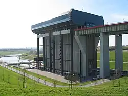 Le pont-canal du Sart menant à l'ascenseur de Strépy-Thieu en Belgique.