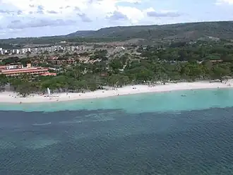 À l'ouest de l'hôtel Club Amigo