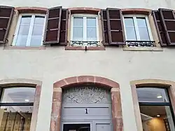 no&nbsp;1 : grille à monogramme.