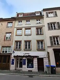 Façade du no&nbsp;4.