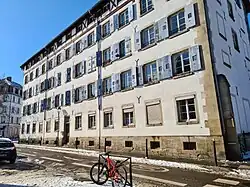 no&nbsp;9 depuis la rue des Greniers.