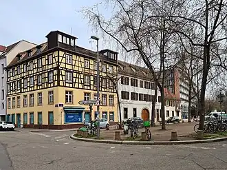Maison à l'angle de la rue des Balayeurs.