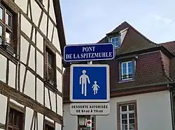 Pont réservé aux piétons.