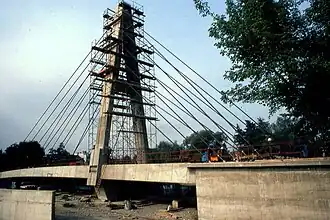 Pont Van Eyck en cours de construction, avant rotation.
