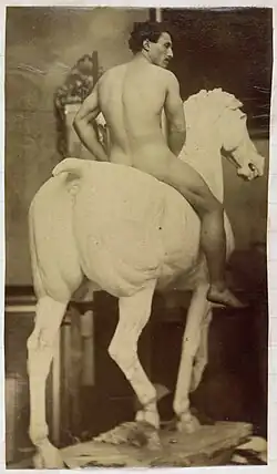 Étude d'un modèle masculin nu, monté sur un cheval en plâtre, entre 1883 et 1914, Amsterdam, Rijksmuseum.