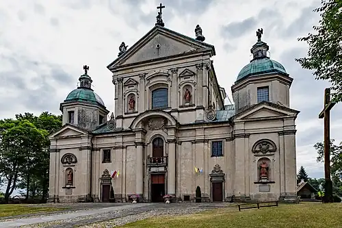 La basilique Saint-Philippe-Néri-et-Saint-Jean-Baptiste de Studzianna.